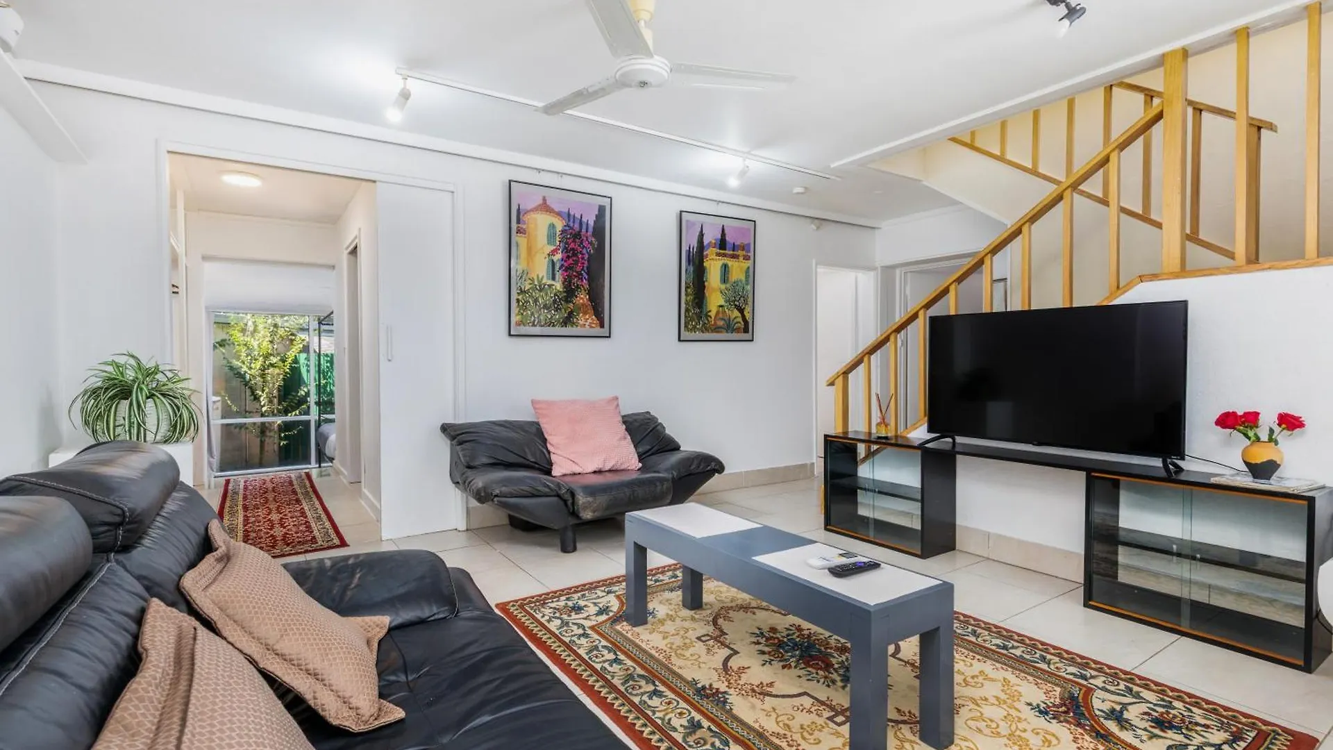 Architectural Comfy 2B&2B Home With A Garden View Close To A Lake And Yarralumla Shopping Centre Apartment